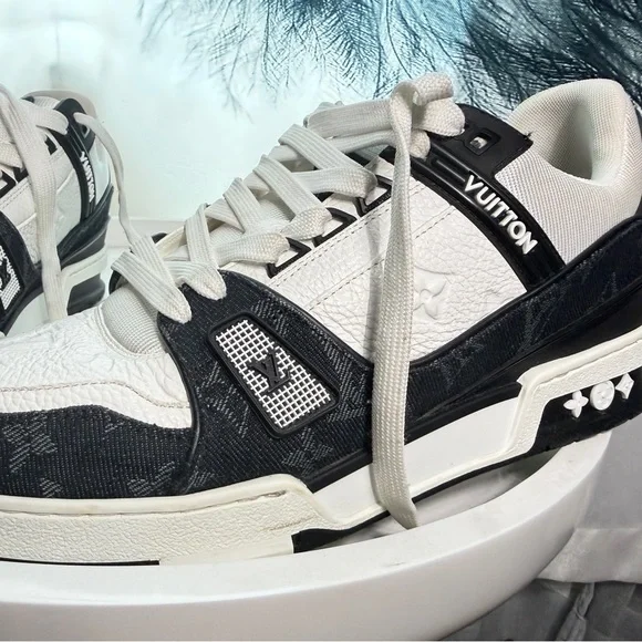 Louis Vuitton Monogram Black and White Sneakers - Picture 14 of 16